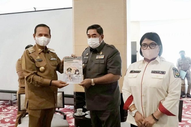 					Bertemu Sekprov Sulsel, Bupati Luwu Laporkan Serapan Program Satgas PEN