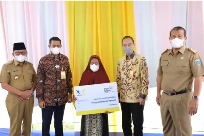 					Bank Mandiri Taspen terus membantu para pensiunan Aparatur Sipil Negara (ASN) serta TNI/Polri untuk memiliki rumah yang layak huni. ANTARA/HO-Mandiri Taspen.