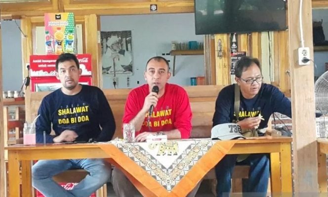 					Anggota Komisi VI DPR RI Nasim Khan (tengah). ANTARA/ HO-Dok. Pribadi.