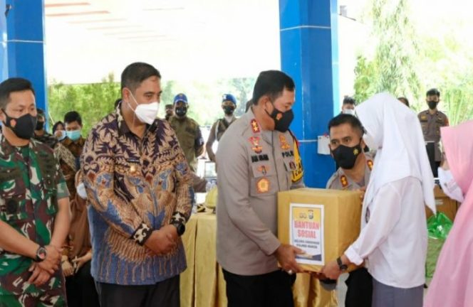 					Vaksinasi Serentak, Kapolda Sulsel Hadiri Secara Virtual di Maros