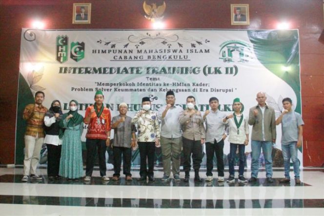 					Tutup Pelatihan Kader II, Sekda Bengkulu Apresiasi Langkah HMI