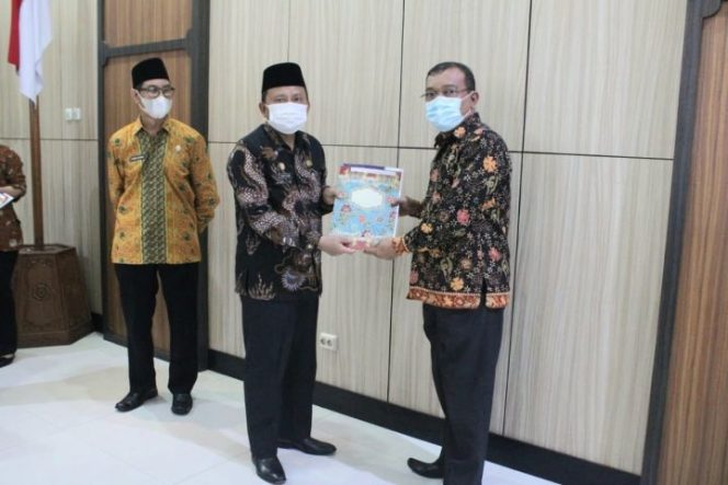 					Pemprov Bengkulu Serahkan DIPA untuk 11 OPD