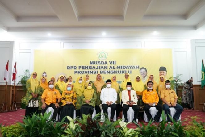 					Gubernur Hadiri Musda Pengajian Al-Hidayah di Balai Raya