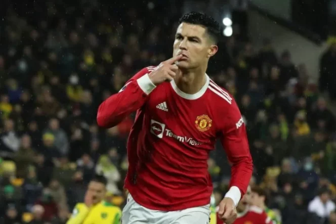 					Striker Manchester United Cristiano Ronaldo merayakan golnya dari tendangan penalti yang membawa United menang 1-0 atas Norwich City di Carrow Road, Norwich, Inggris, 11 Desember 2021. ANTARA/REUTERS/CHRIS RADBURN.