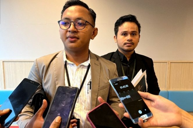 					Jardianto Jabir S.H., M.H dan Partner Kuasa Hukum almarhum Erdianto korban pembunuhan yang terjadi di Dusun Bonto Panno, Desa Rumbia, Kecamatan Rumbia, Kabupaten Jeneponto. (Foto:ist) 