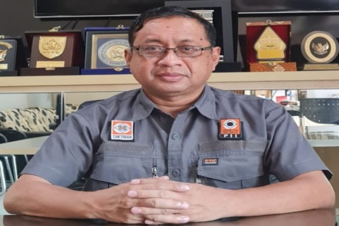					Dr. Isradi Zainal Rektor Uniba, Ketua PII Kaltim, Ahli K3, juga Ketua Komisi III DK3N. (Foto: Istimewa). 