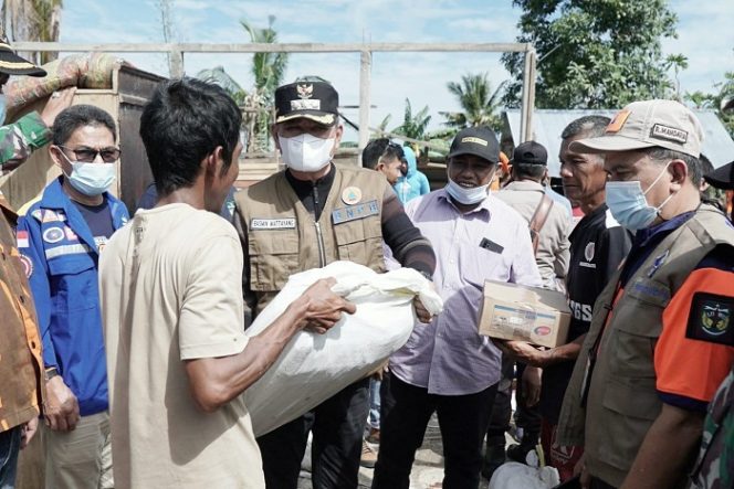 					Bupati Kunjungi Warga Terdampak Puting Beliung di Bua