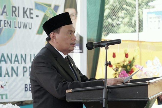 					Sekretaris Daerah Kabupaten Luwu, Drs H Sulaiman MM.