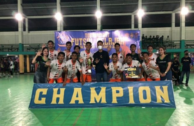 					Pecundangi SMAN 3 Palopo, SMAN 5 Luwu Juara Pelajar Futsal Cup 2022