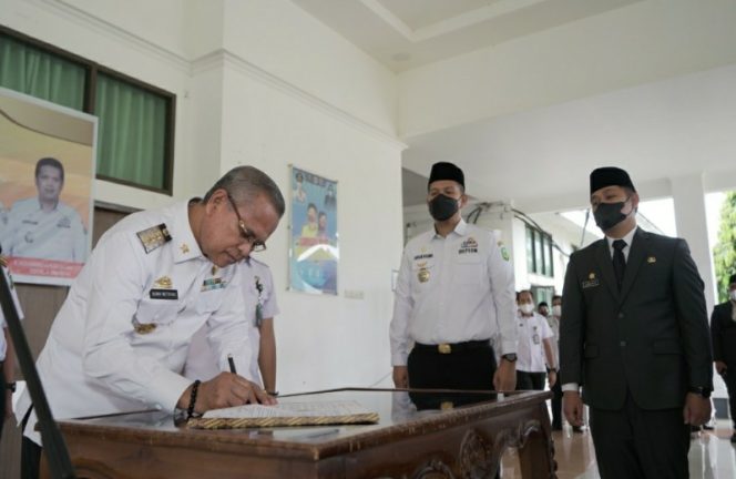 					78 CPNS dan 18 PPPK Formasi Tahun 2021 Terima SK Pengangkatan dari Bupati Luwu