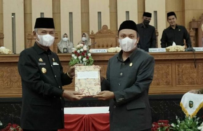					Bupati Luwu Instruksikan ke OPD Tindak Lanjuti Rekomendasi DPRD Terkait LKPJ 2021