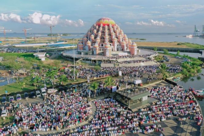 					Salat Idul Fitri Perdana di Masjid 99 Kubah Dipadati Jamaah 