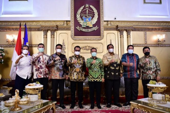 					Proyek Kereta Api Sulsel, Tiga Bupati Lapor ke Menhub RI Lahan Tuntas