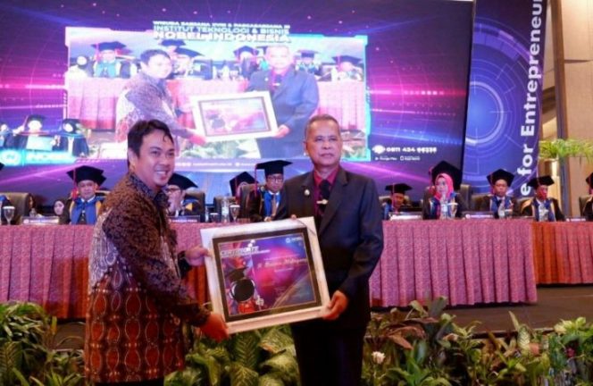 					Bupati Luwu Terima Penghargaan dari ITB Nobel Indonesia