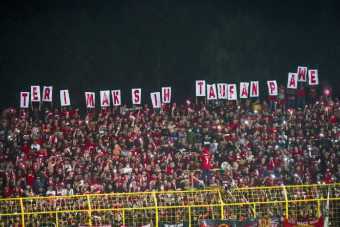 					Suporter PSM Padati Stadion GBH Parepare, Taufan Pawe Sampaikan Pesan Haru