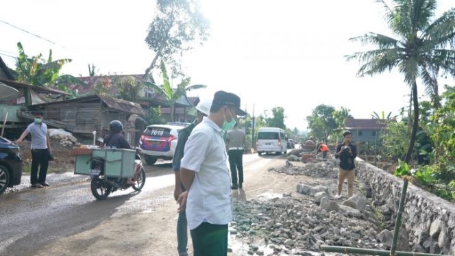 					Gubernur Tinjau Proyek Ruas Pekkae – Takkalalla, Warga Ucapkan Syukur