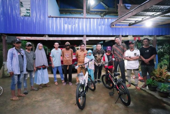 					Andalan Kirim Sepeda dan Bantuan Untuk Dua Anak SD Viral di Bone Jalan Kaki 7 Km Ke Sekolah 