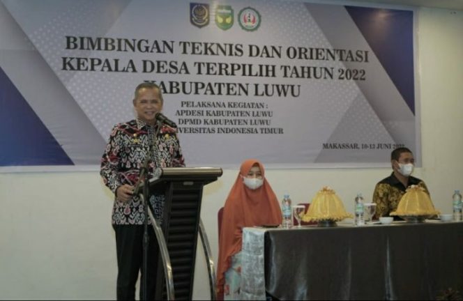 					Bupati Luwu Buka Bimtek Bagi 90 Kepala Desa Terpilih