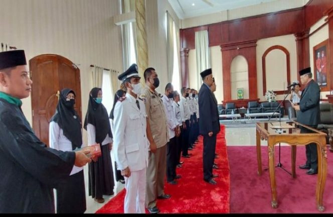 					Bupati Luwu Lantik Sejumlah Pejabat Eselon II dan 22 Kepsek
