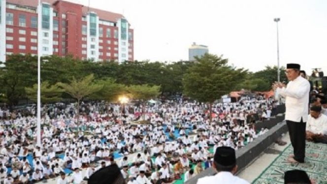 					Shalat Subuh Berjamaah Penghujung Ramadan, Danny : Berzakatki Salamakki