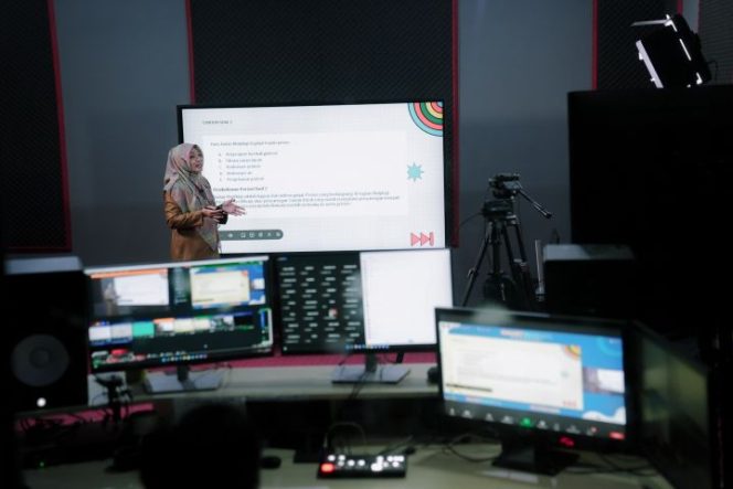 					Smart School, Inovasi Gubernur Andalan Hadirkan Metode Ajar Baru di Sulsel