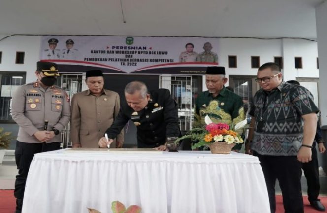 					Resmikan BLK, Basmin Harap Disnakertrans Tingkatkan Skill Masyarakat Luwu