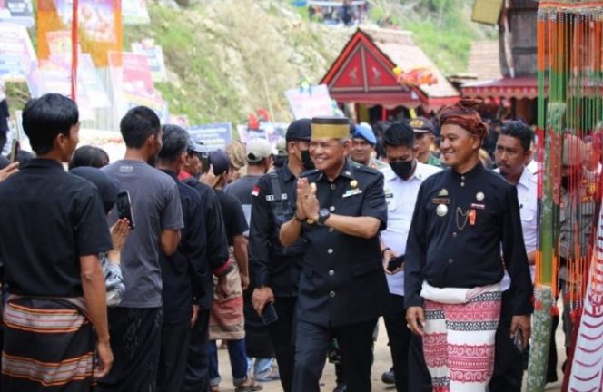 					Hadiri Upacara Rambu Solo di Bastem, Basmin: Kita Satu Rumpun Keluarga Luwu