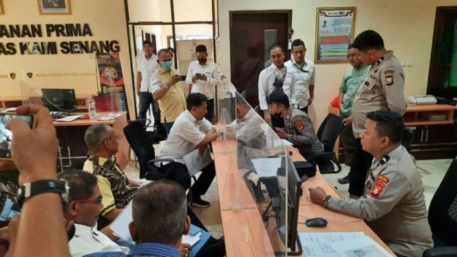 					Kuasa Hukum NH dan kadir halid saat melaporkan Taufan Pawe ke Polda Sulsel (Ist)