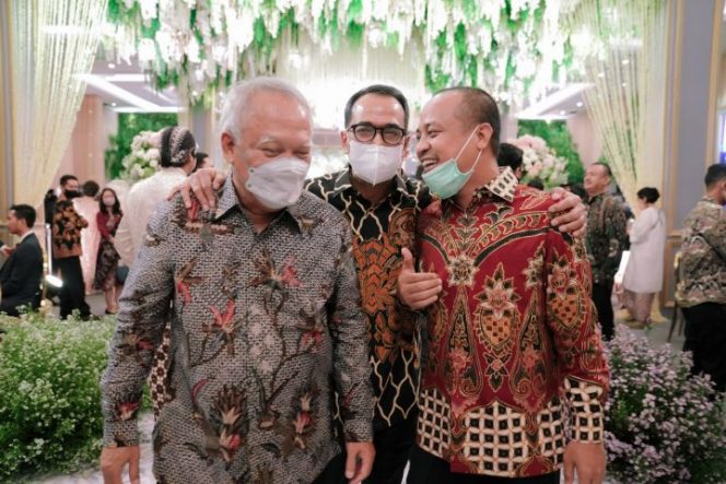 					Gubernur Andi Sudirman bertemu Menteri PUTR di Jakarta (Ist)