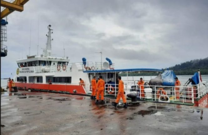 					KM Teman Niaga Tenggelam di Selat Makassar, 11 Orang Hilang   