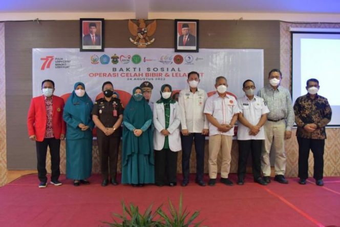 					Bakti Sosial PKK Sulsel (ist)