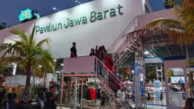 					Stan Paviliun Jawa Barat (Jabar) di Makassar International Eight Festival (F8). (BERITA.NEWS)