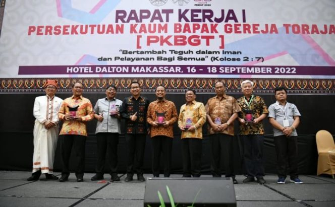 					Gubernur Andalan Buka Raker PKBGT, Hadir 77 Klasis Gereja Toraja se Indonesia