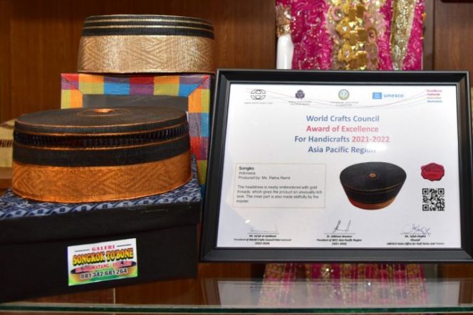 					Songkok Bone Raih Penghargaan WCC Award di Jakarta   