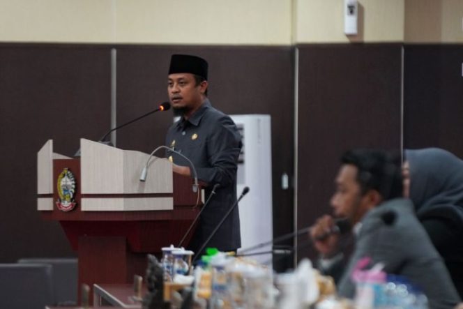 					Gubernur Andi Sudirman di Rapat Paripurna Dewan (ist)