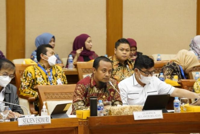 					Gubernur Sulsel Andi Sudirman Sulaiman (Andalan) di RDP DPR RI (ist)