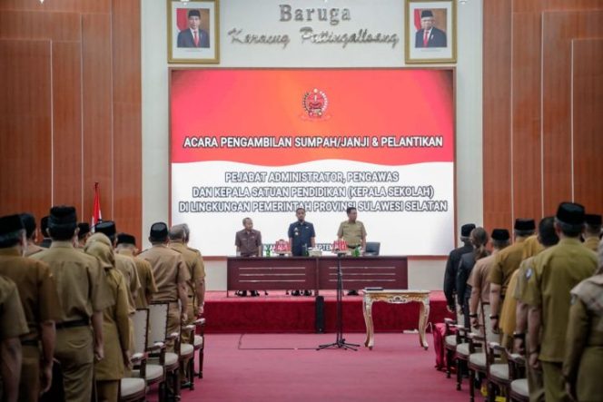 					Gubernur Melantik 98 kepala sekolah SMA/SMK (ist)