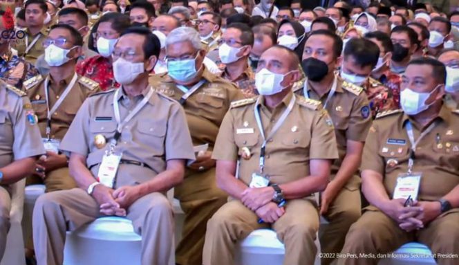 					Gubernur Andalan saat mengikuti arahan Presiden RI di Jakarta (isr)