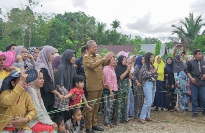 					Cerita Menarik di Pertandingan Voli; Sekali Smash dapat Angpao dari Bupati Luwu