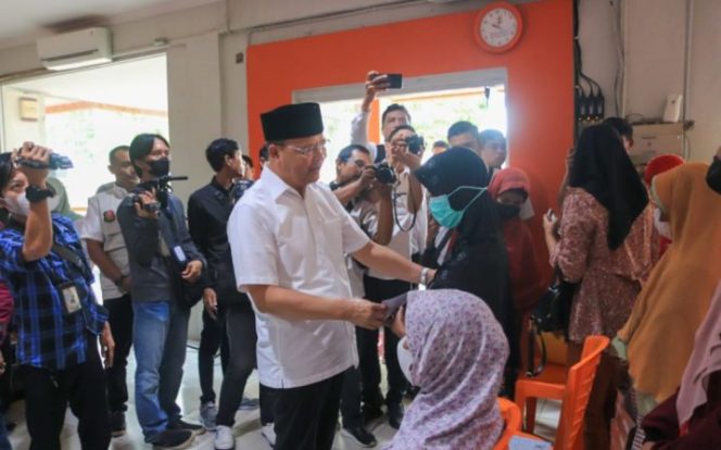 					Gubernur Rohidin Serahkan BLT-BBM, Berikut Jumlah Penerima di Bengkulu