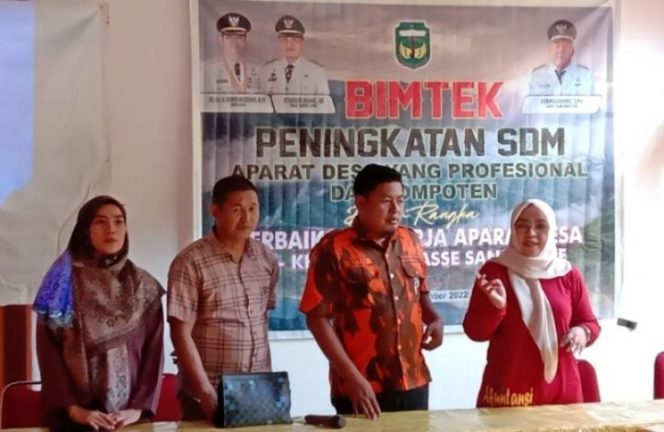 					Bimtek Peningkatan SDM Aparat Desa, ini Harapan Camat Basse Sangtempe
