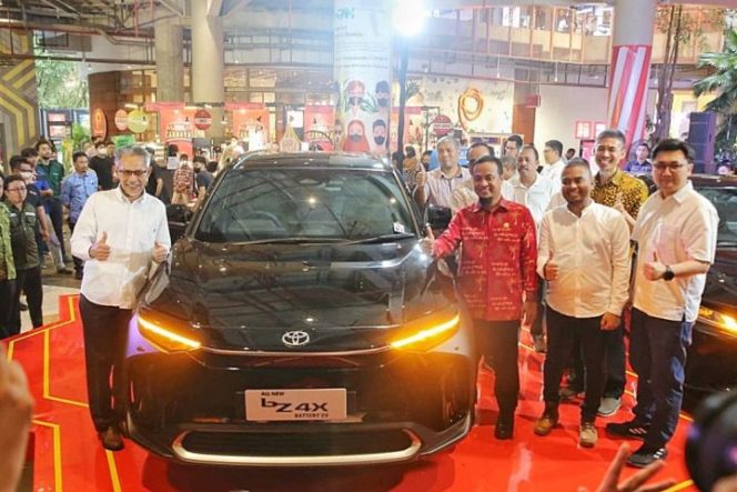 					Kalla Toyota Resmi Perkenalkan Mobil Listrik All New Toyota bZ4X, turut hadir Gubernur Sulsel Andi Sudirman Sulaiman (Ist)