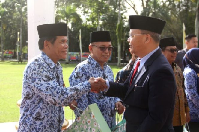 					Bazar dan Pasar Rakyat HUT ke 54 Provinsi Bengkulu Resmi Ditutup Gubernur Rohidin