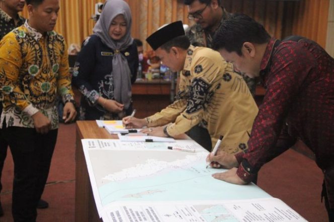 					Pemprov Bengkulu Rampungkan Rencana Zonasi Wilayah Pesisir dan Pulau-pulau Kecil untuk Optimalkan Investasi
