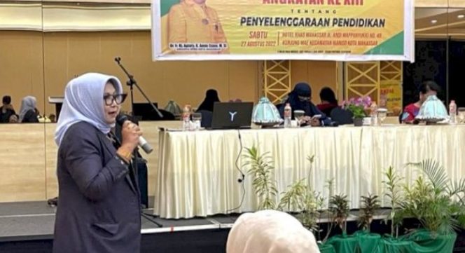 					Apiaty Amin Syam Tegaskan Semua Anak di Makassar Harus Sekolah