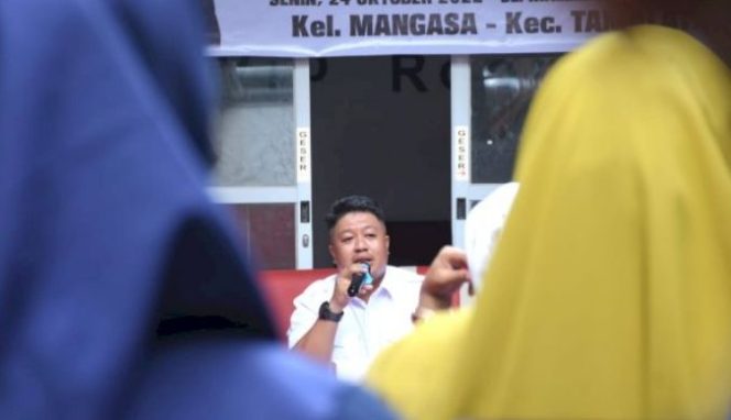 					Kundapil di Parang Tambung, Ari Ashari Tinjau Pengerjaan Paving Blok