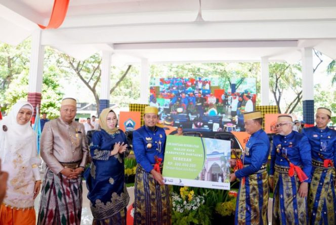 					Gubernur Sulsel Bantu RP 800 Juta Masjid Raya Bantaeng
