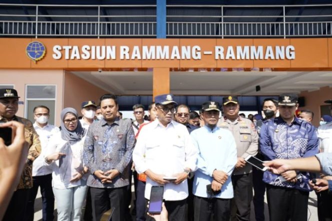 					Launching Kereta Api Segmen Barru - Pangkep - Maros oleh Menhub RI Budi Karya Sumadi (Ist)