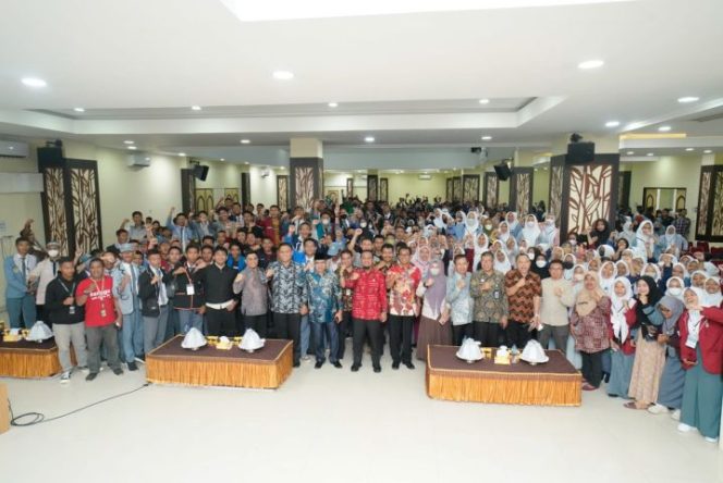 					Gubernur Andalan bersama 1000 Pengurus OSIS se Sulsel (ist)