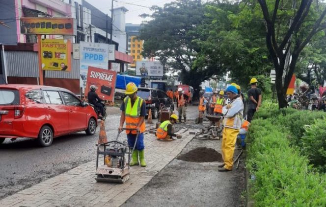 					Dinas PUTR Sulsel Penanganan Darurat Jalan Hertasning